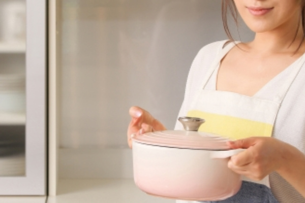 常常胃痛、胃胀?番茄去皮、蔬菜熟食,5个妙方让胃酸不作怪