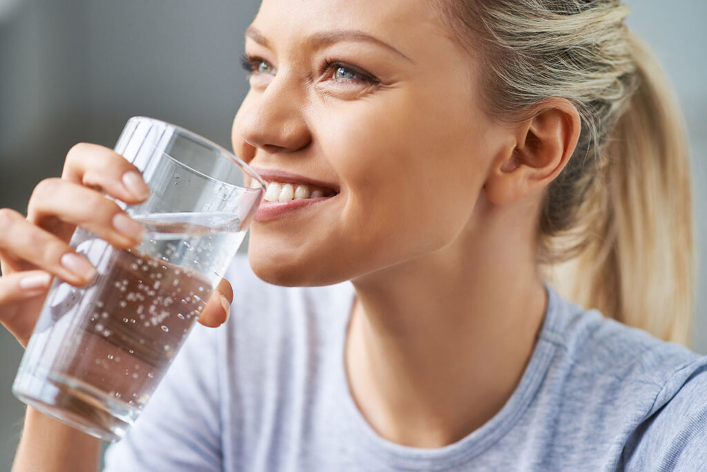 喝水减肥法：喝水也能减肥！开启喝水正确方式