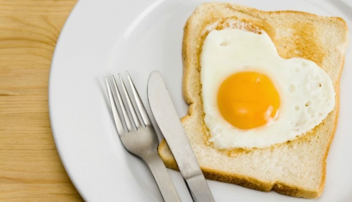 鸡蛋大比拼!蛋白、蛋黄谁营养?营养师解密