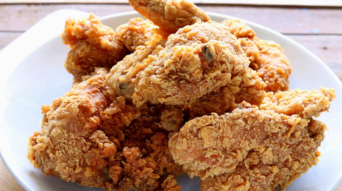 油炸食物伤眼睛！营养师：炸鸡换鲑鱼，维持孩子好视力