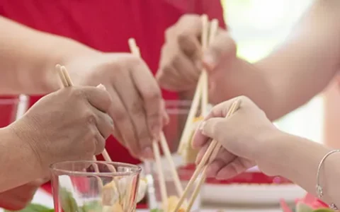 饮食不正常导致便秘问题？有什么方法可以改善？