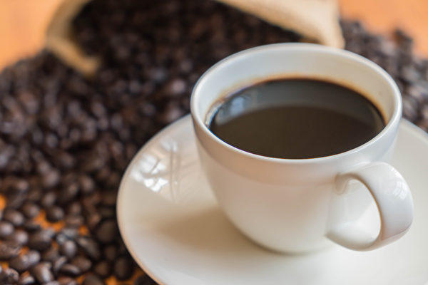 咖啡不能与维生素B族补充锭同时食用。
