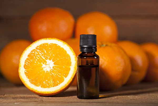 柑橘类精油有良好的提神效果，譬如甜橙香气有激励作用。