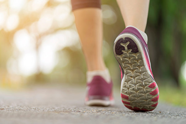 借助跑步维持身心健康，转变成适合跑步的身体，使身心获得平衡，这不是一蹴而就的事。