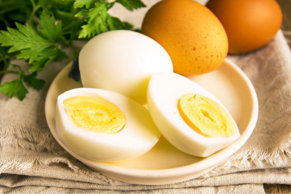 长期不吃早餐伤胃、伤心肾，但也别乱吃，鸡蛋就很适合当早餐。